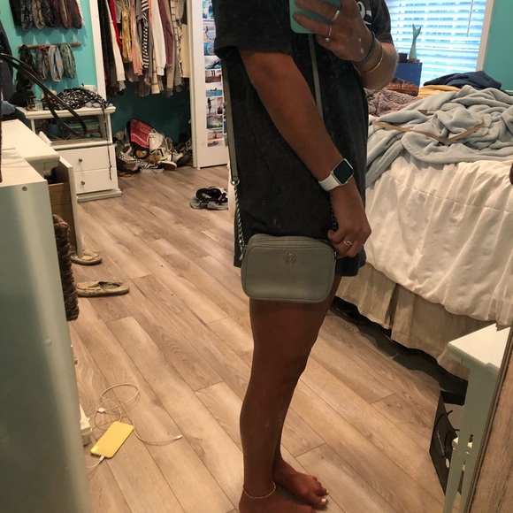 Michael kors crossbody - Picture 2 of 3